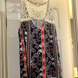 Swing tank with crochet details